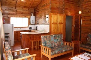 Fridge, coffee/tea maker