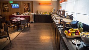 Der serveres morgenmad, frokost og aftensmad