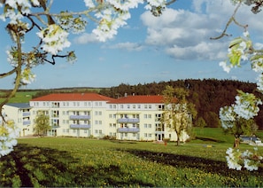 Vista frontal de la propiedad