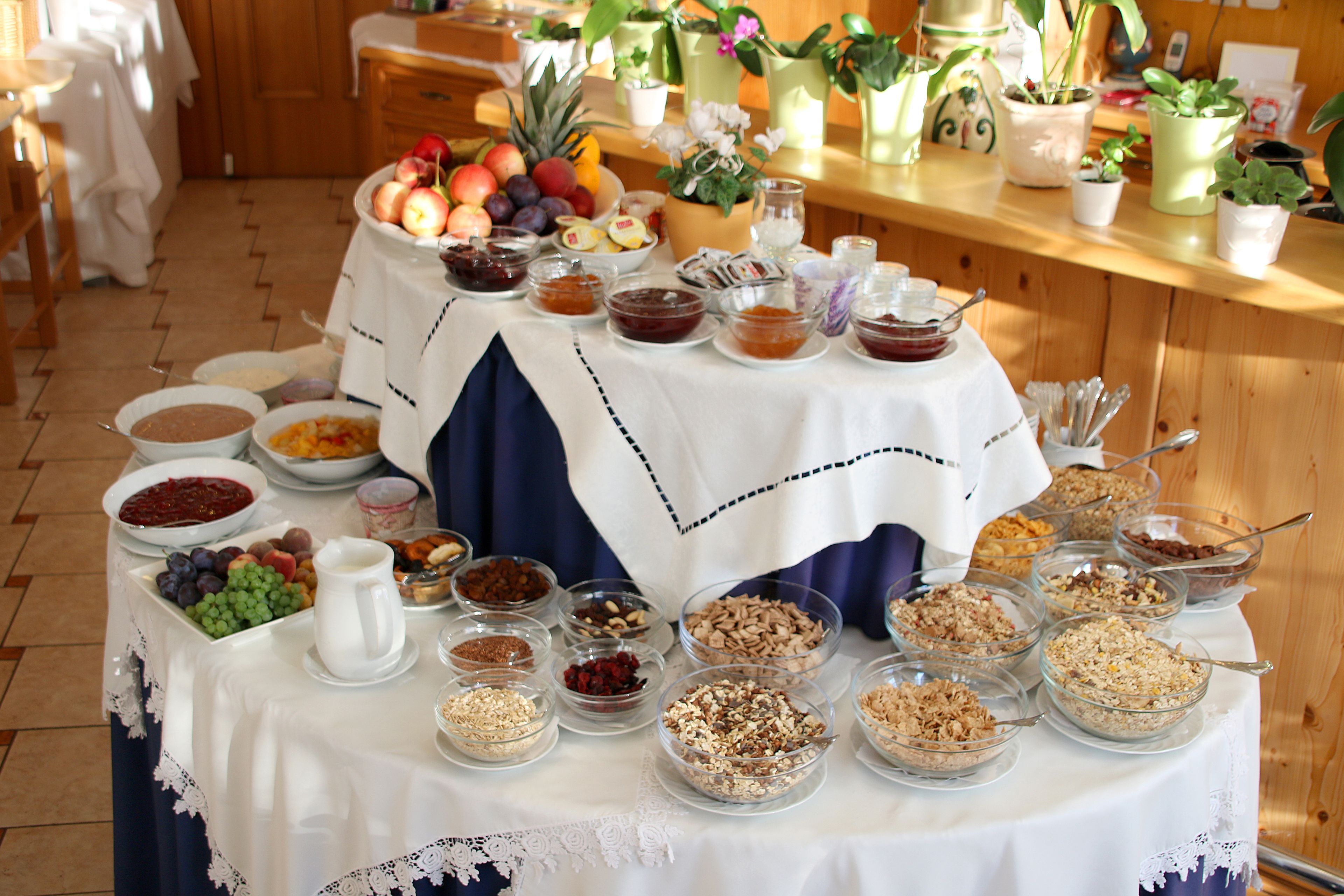 Daily buffet breakfast for a fee