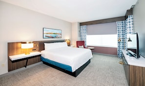 1 King Suite w/ Living room | Edredón, cortinas blackout y insonorización