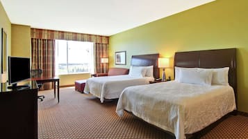 1 bedroom, down duvets, desk, blackout curtains