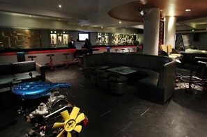 2 bars/lounges - Hotel Greenpark (Hyderabad)