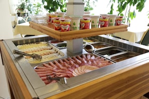 Breakfast, lunch, dinner served; Hungarian cuisine