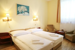 Desk, soundproofing, free WiFi - Hotel Bara Junior (Budapest)