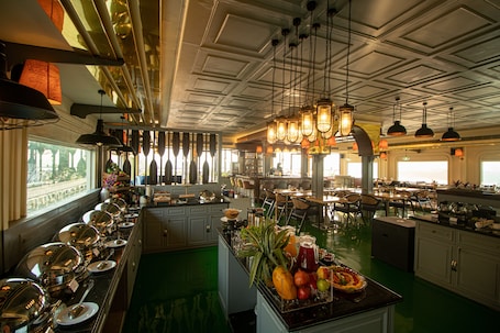 Se sirven desayunos, almuerzos y cenas; cocina fusión