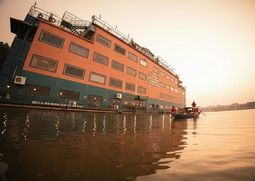 Polo Floatel Kolkata