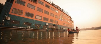 Polo Floatel Kolkata