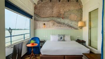 Heritage Cabins | Minibar, soundproofing, iron/ironing board, bed sheets