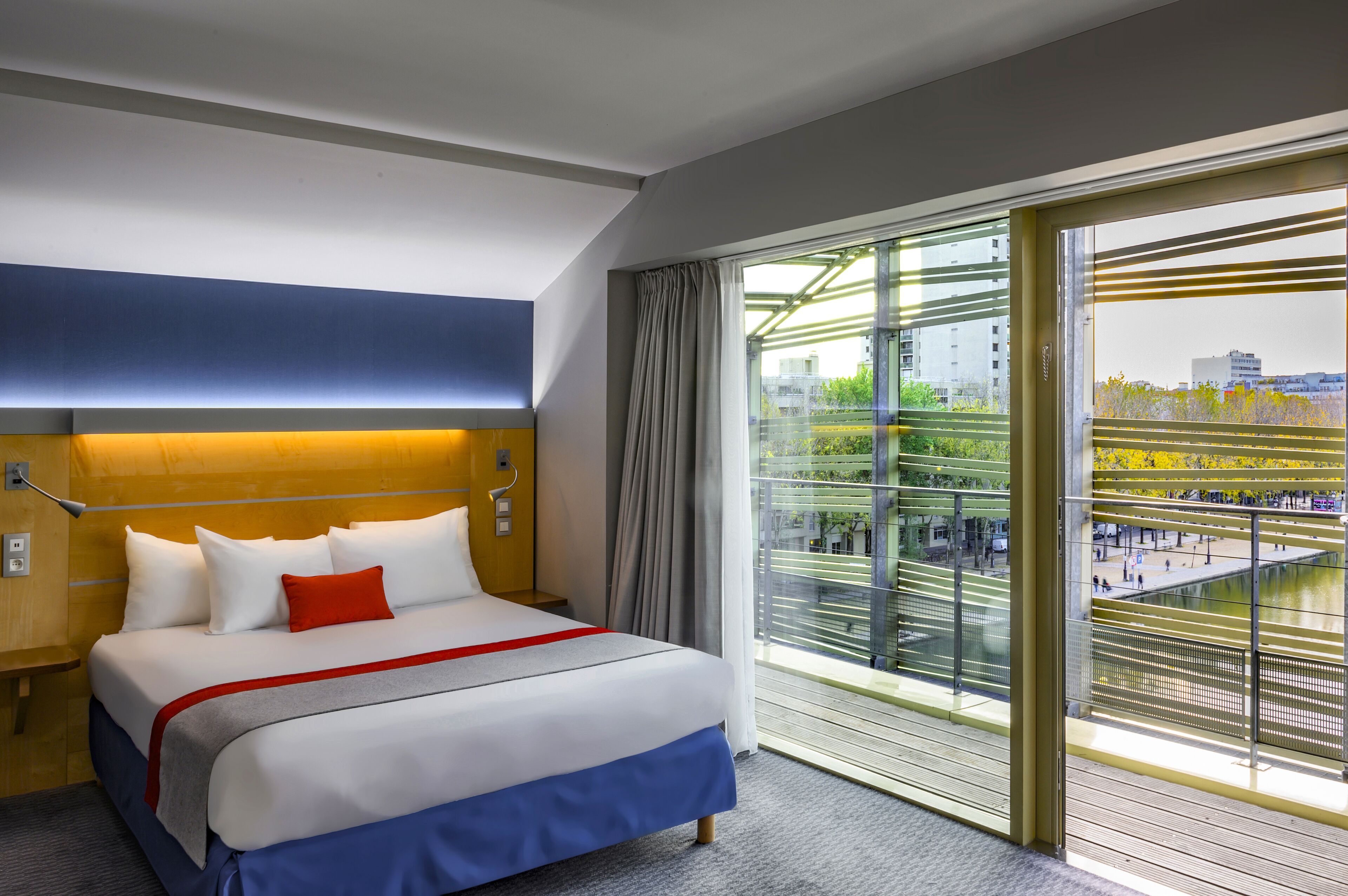 Photo - Holiday Inn Express Paris-Canal De La Villette by IHG