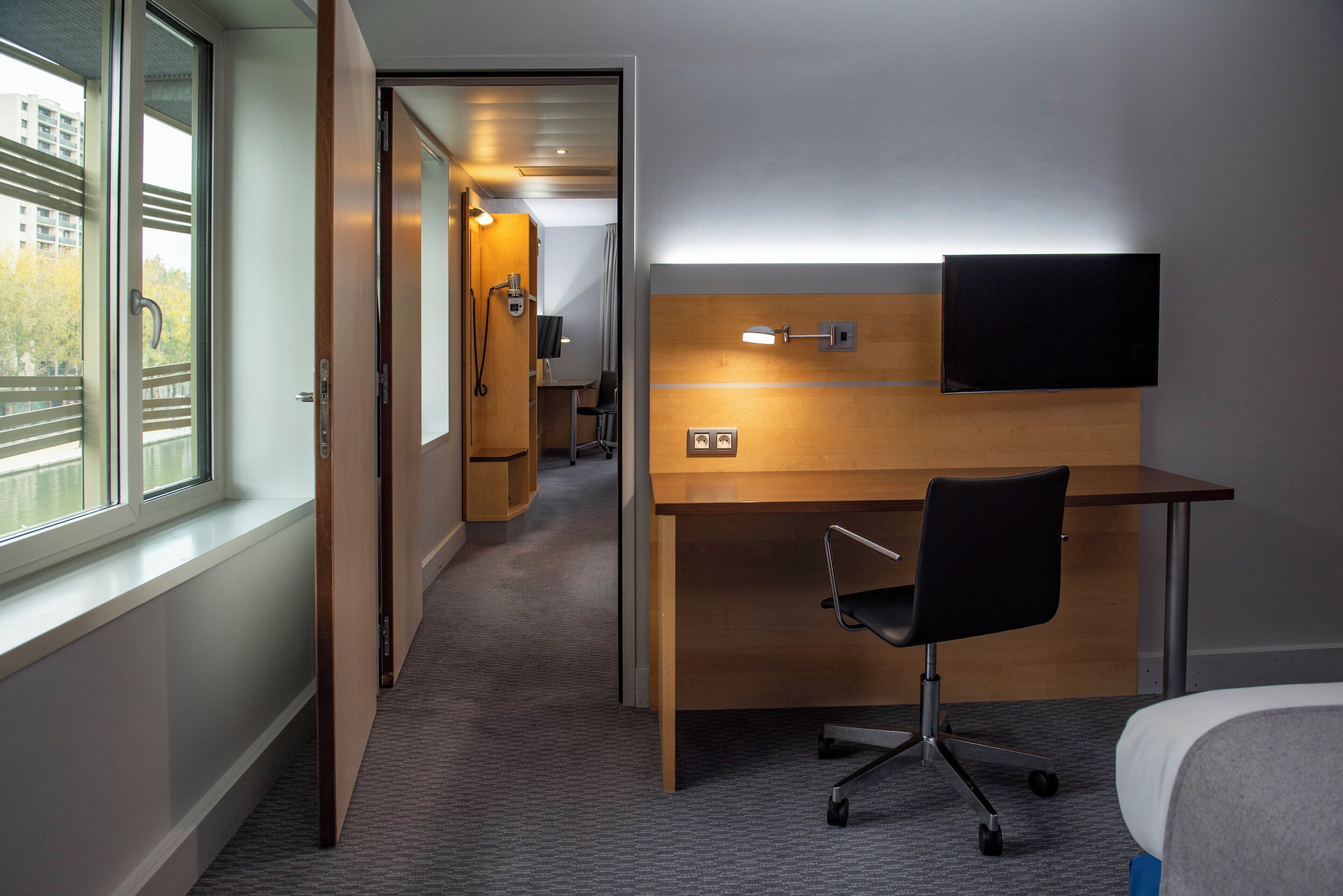 Standard Room, 1 Double Bed, Accessible (Free Breakfast) | Desk, blackout drapes, soundproofing, iron/ironing board