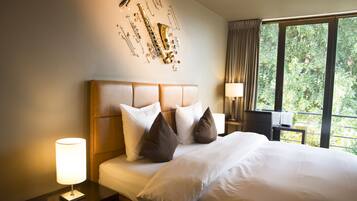 Literie de qualité supérieure, décoration personnalisée, bureau