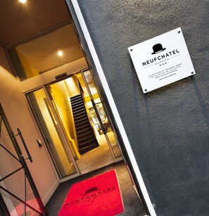 Property entrance - Neufchatel Belgian Hotel (Brussels)