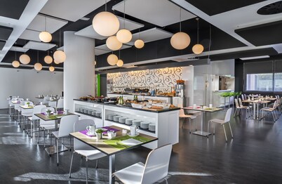 Hotel Zentral Castellana Norte