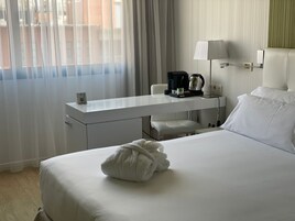 Premium Double Room | Down duvets, minibar, in-room safe, desk