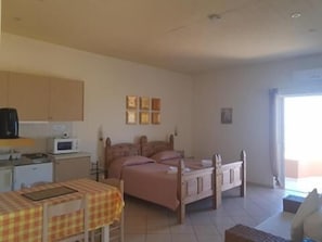 Fridge, microwave, coffee/tea maker, electric kettle