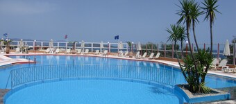New Kydonia Suites & Studios