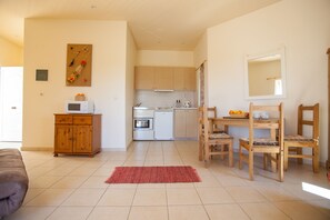 Appartement, 1 chambre | Aire de séjour | Téléviseur, lecteur de DVD