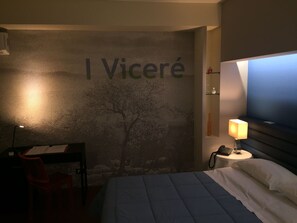 Camera doppia/matrimoniale, bagno privato | Premium bedding, down comforters, minibar, individually decorated