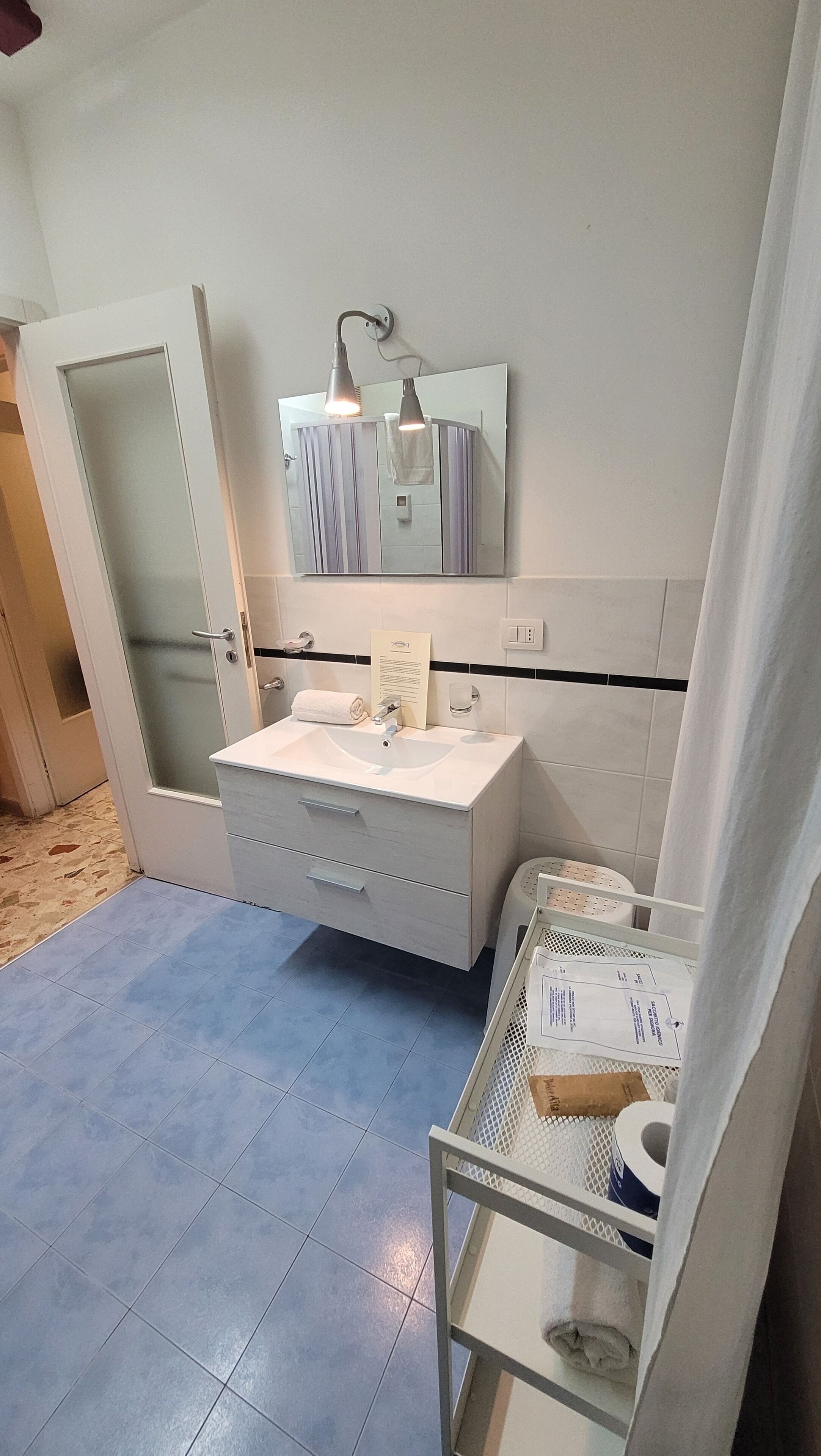 camera doppia/matrimoniale, bagno privato | bathroom | shower, free toiletries, hair dryer, towels