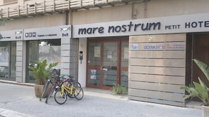 Property entrance - Mare Nostrum Petit Hôtel (Pozzallo)
