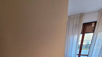 Camera doppia/matrimoniale, bagno privato | Premium bedding, down duvets, minibar, individually decorated