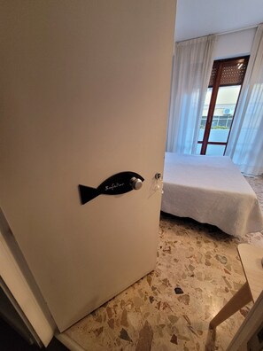 Camera doppia/matrimoniale, bagno privato | Premium bedding, down comforters, minibar, individually decorated - Mare Nostrum Petit Hôtel (Pozzallo)