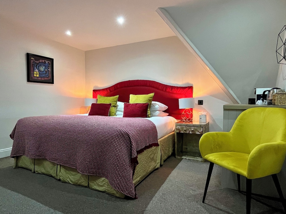 The Lovat Hotel & Restaurant by null