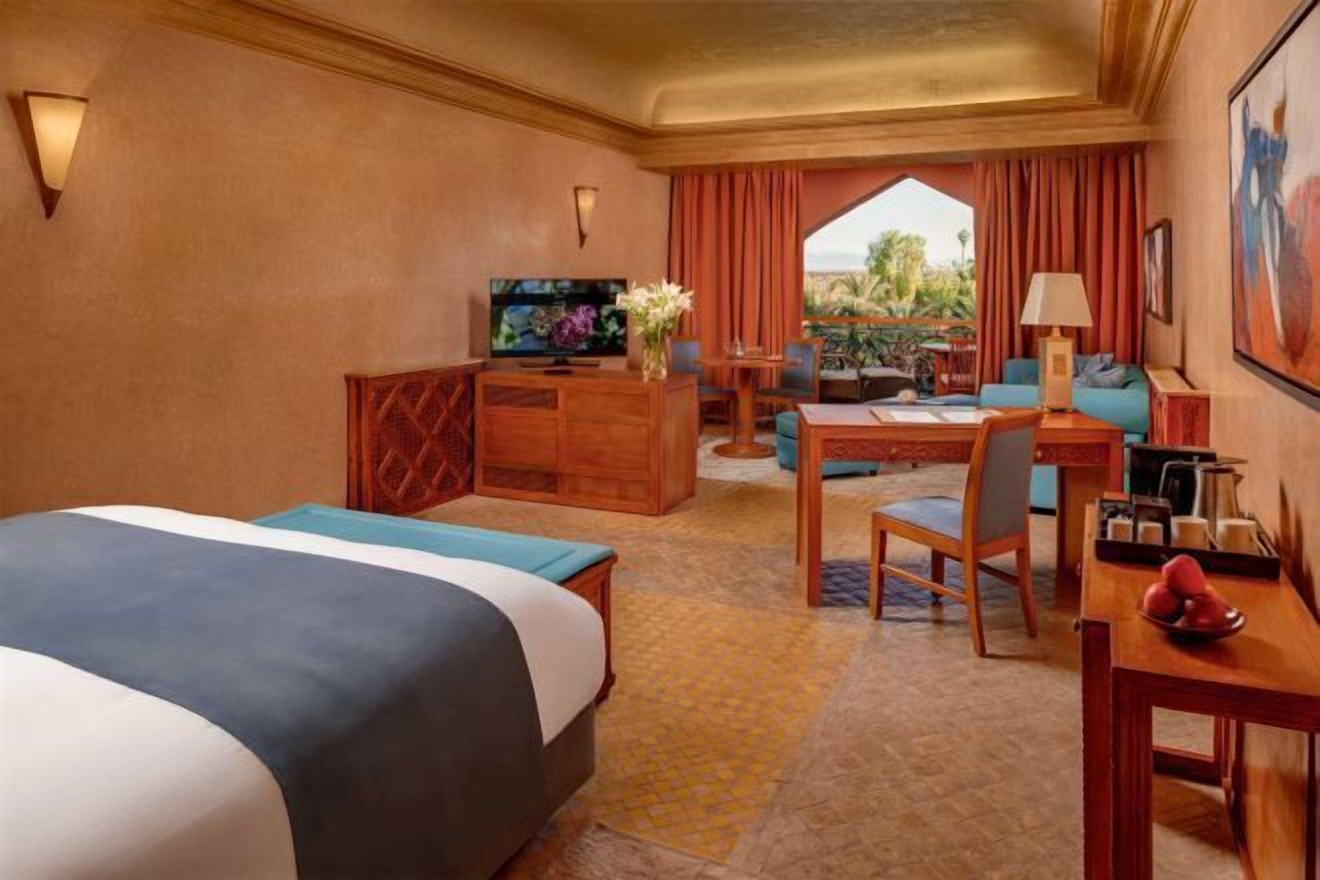 Premium bedding, minibar, in-room safe, desk