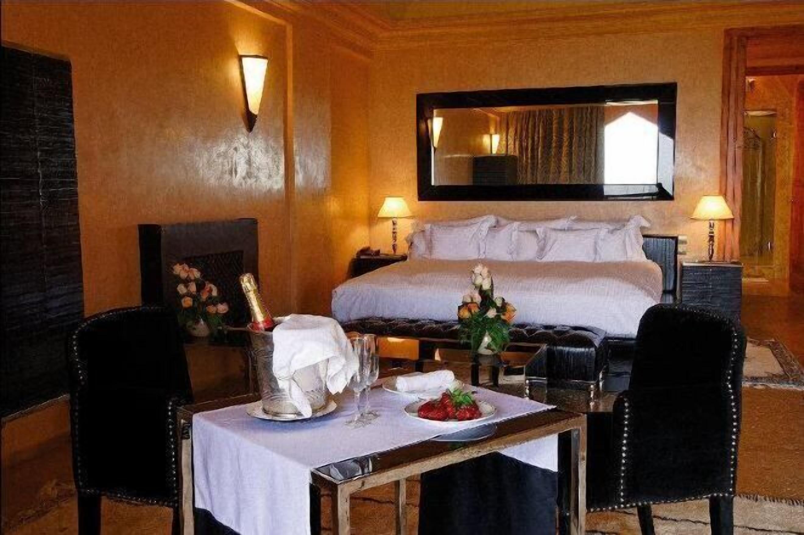 Hochwertige Bettwaren, Minibar, Zimmersafe, Schreibtisch
