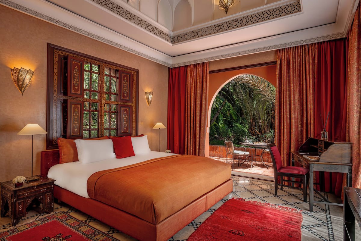 1 kamar tidur, seprai premium, minibar, dan brankas