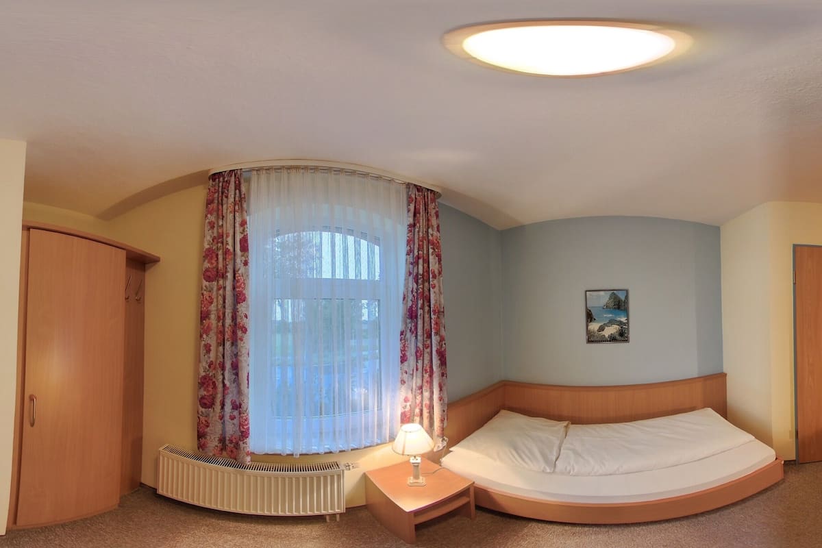 Standard Single Room | Desk, soundproofing, free WiFi, bed sheets
