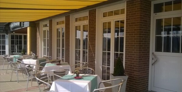 Terrace/patio - Hotel & Restaurant Zum Jägerheim (Wendeburg)