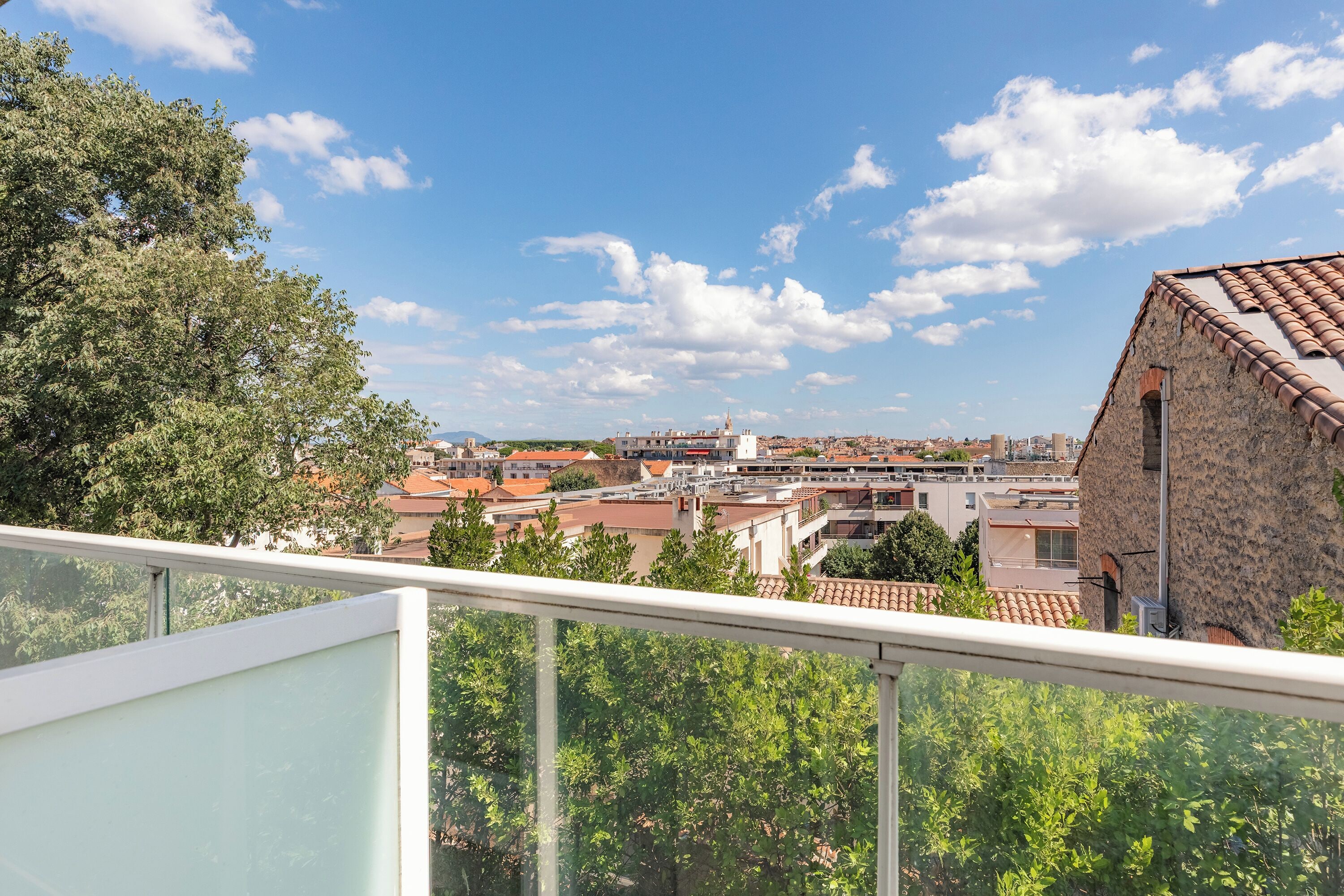 Studio Double | Bureau, fer et planche à repasser, Wi-Fi gratuit, draps fournis