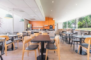 Daily buffet breakfast (EUR 13.9 per person)