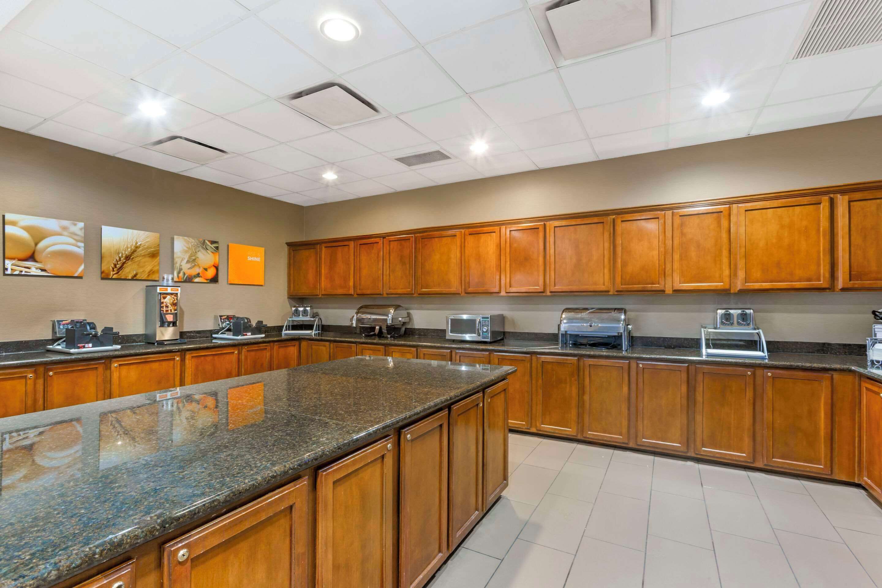 free daily on-the-go breakfast