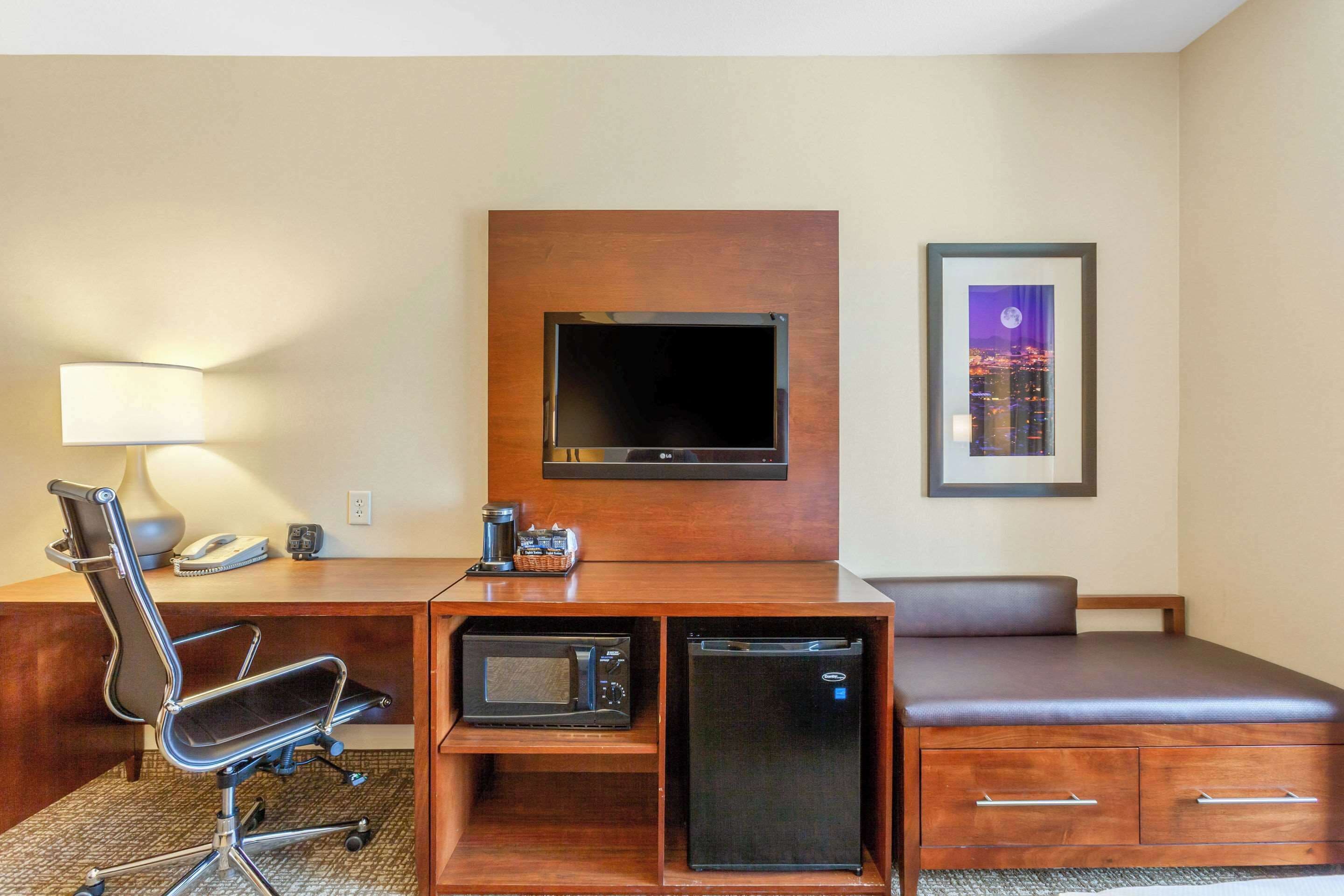 suite, 1 king bed, 2 person sofa bed, non smoking | premium bedding, desk, iron/ironing board, free cots/infant beds