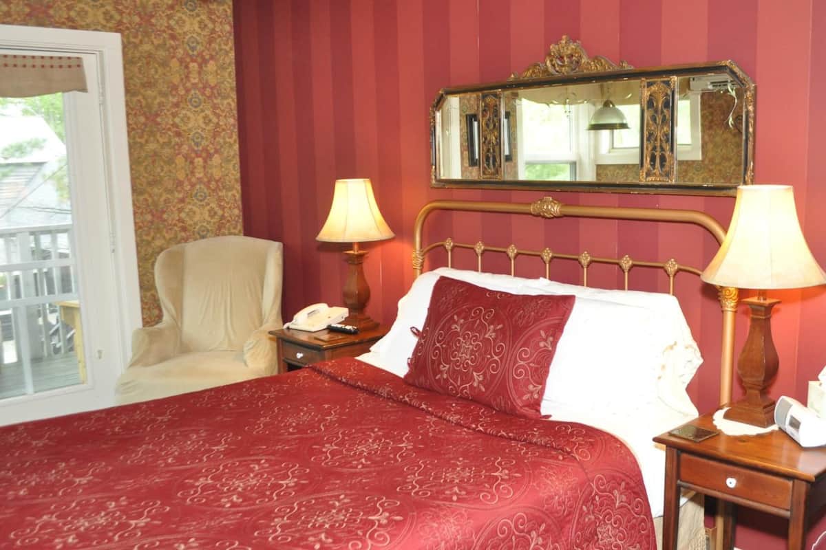 Double Room, 1 Queen Bed, Balcony | Iron/ironing board, free WiFi, bed sheets