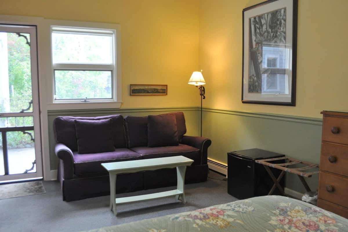 Double Room, 1 Queen Bed with Sofa bed, Patio, Ground Floor | Iron/ironing board, free WiFi, bed sheets