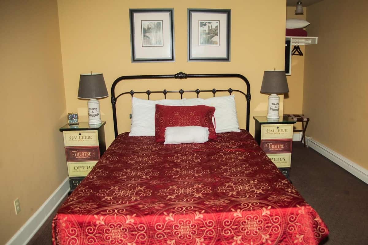 Double Room, 1 Queen Bed with Sofa bed, Patio, Ground Floor | Iron/ironing board, free WiFi, bed sheets