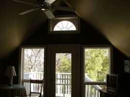 Quarto casal lua de mel, 1 cama King, sacada | Área de estar