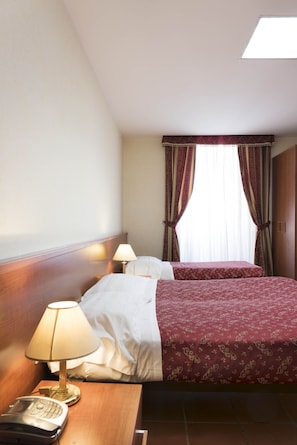 Minibar, in-room safe, WiFi - Hotel Marsala (Rome)