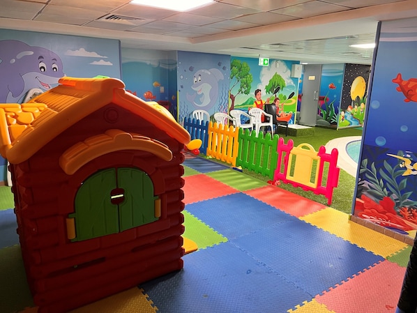 Children's play area - indoor