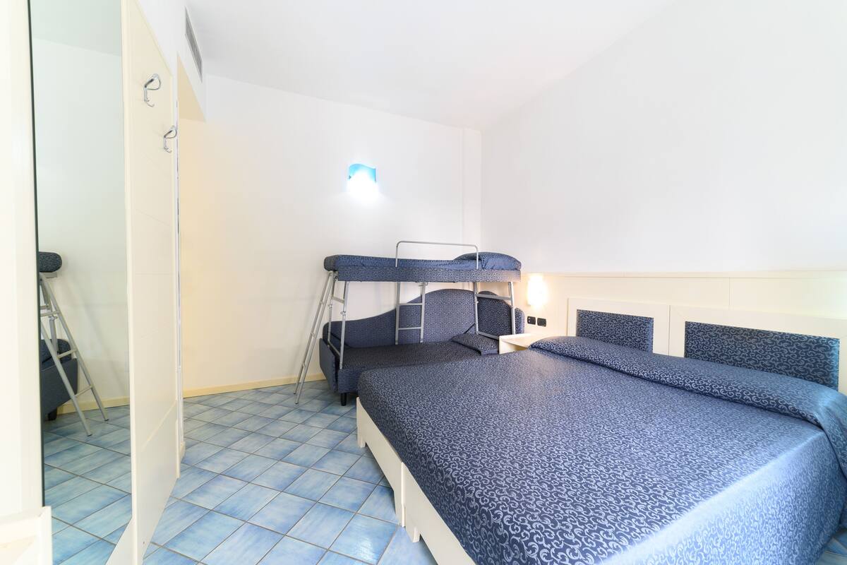 Classic Quadruple Room