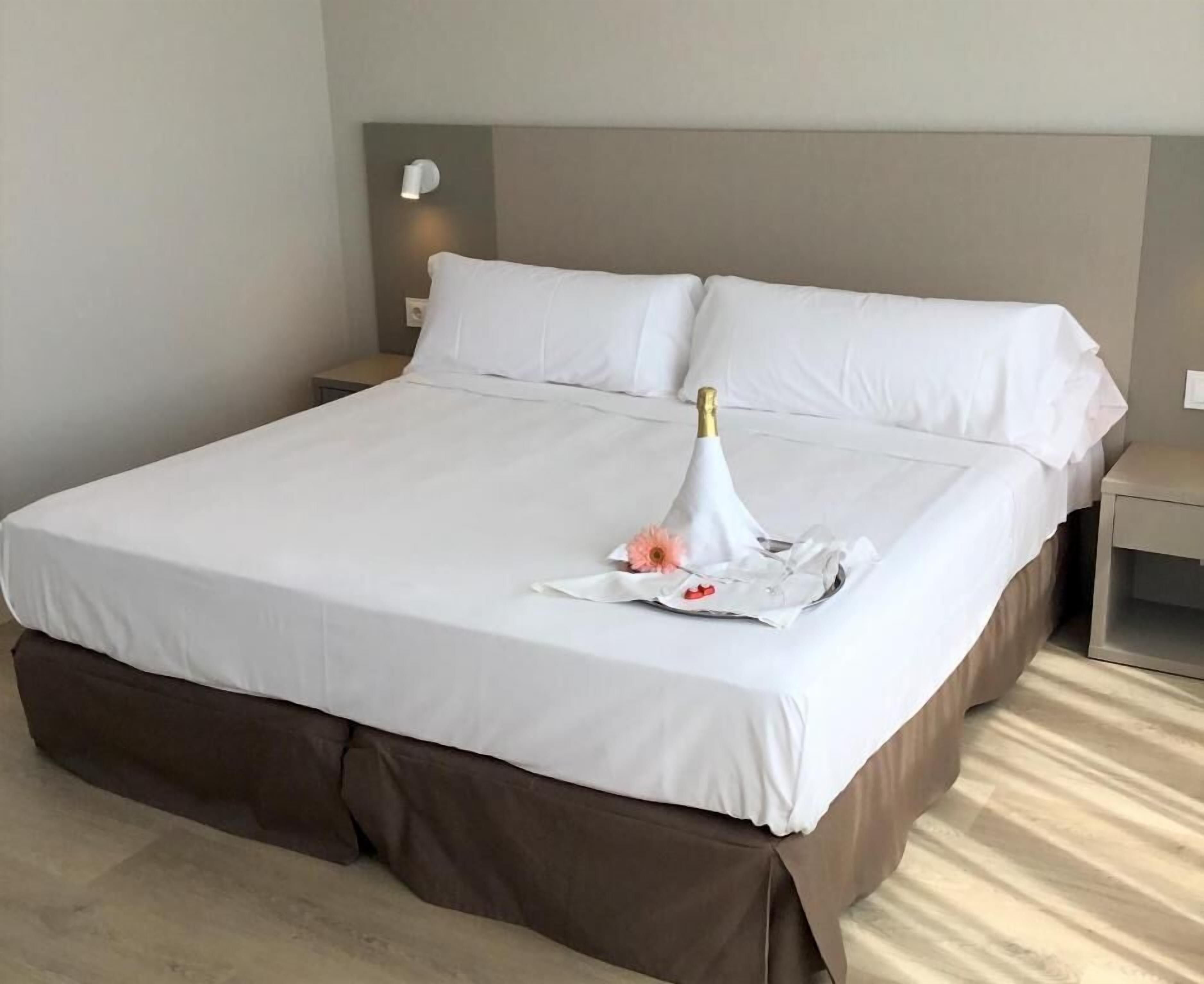 Quartos à prova de som, ferros/tábuas de passar roupa, Wi-Fi de cortesia
