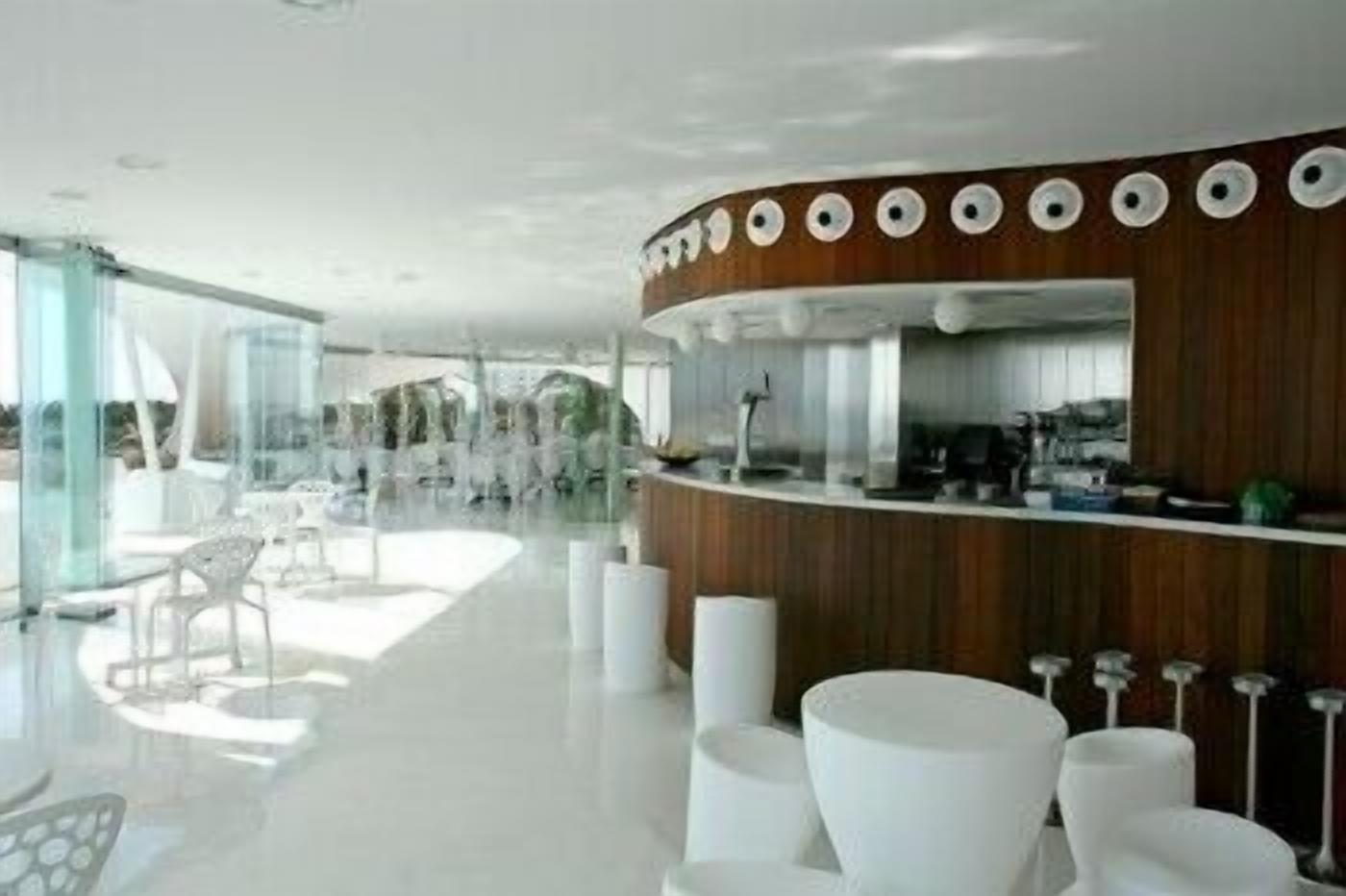 朝食、ランチ、ディナーに営業 (郷土料理)