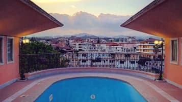 Seasonal outdoor pool