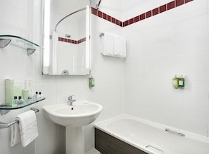 Combined shower/bathtub, hair dryer, towels