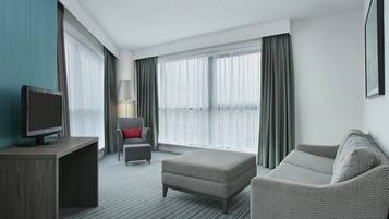 Suite | In-room safe, desk, iron/ironing board, free rollaway beds