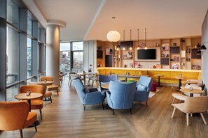 Bar (on property) - Leonardo Hotel Liverpool (Liverpool)